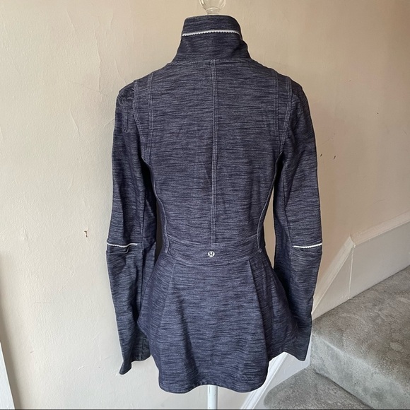 Lululemon Deep Indigo Blue Chambray Slim Fit Reflective Ride On Blazer Jacket 4 - Picture 4 of 11